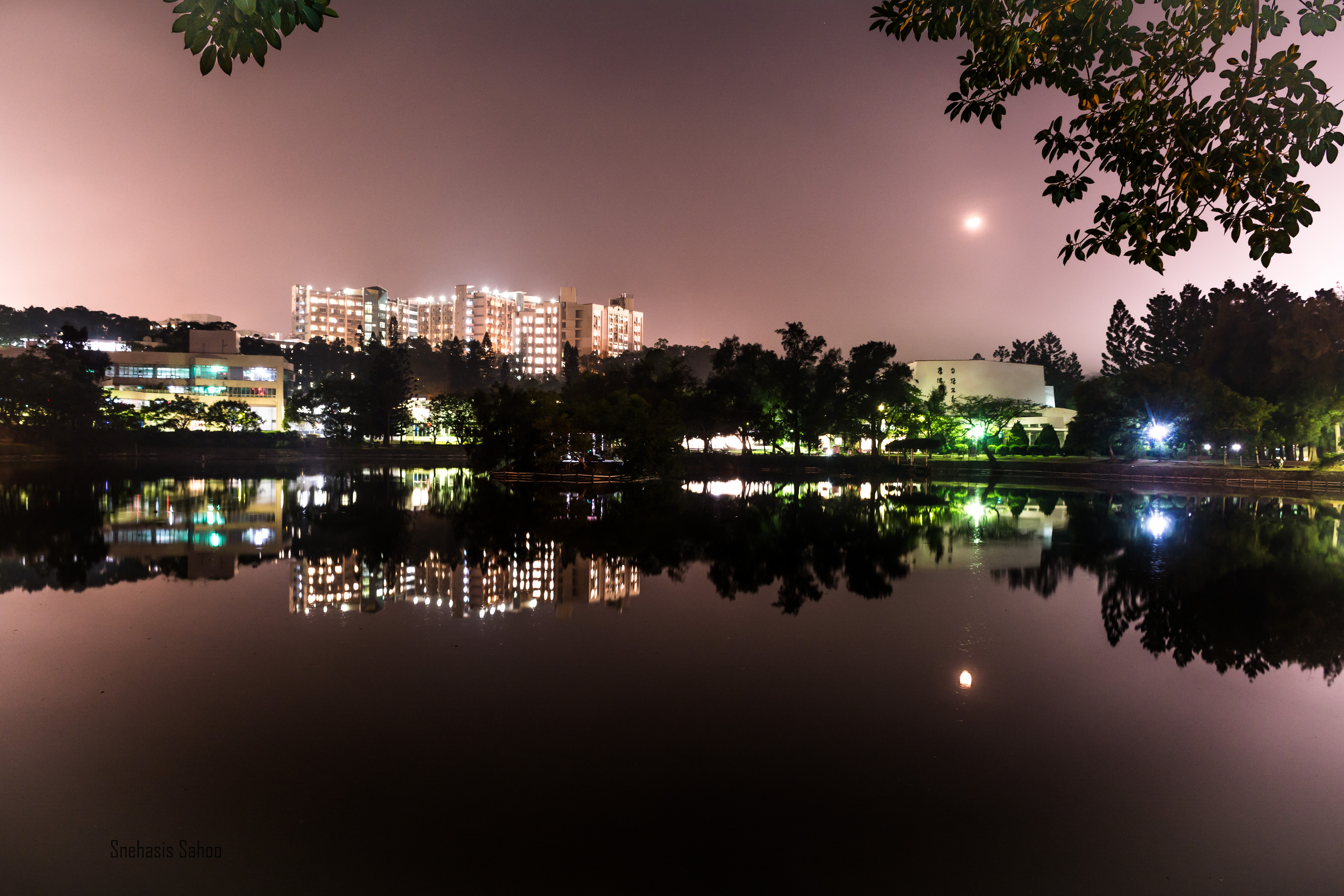 Night view of success lake